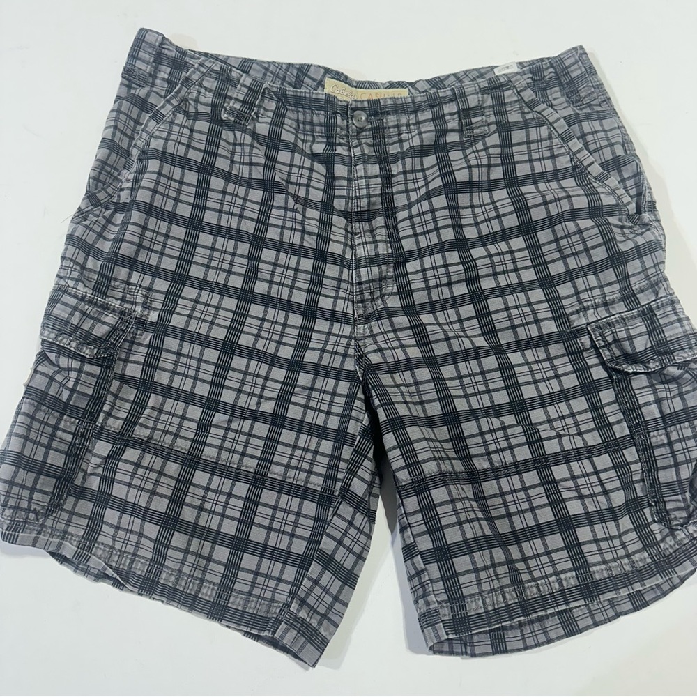 Cabela's Black and Gray Plaid Cargo Shorts